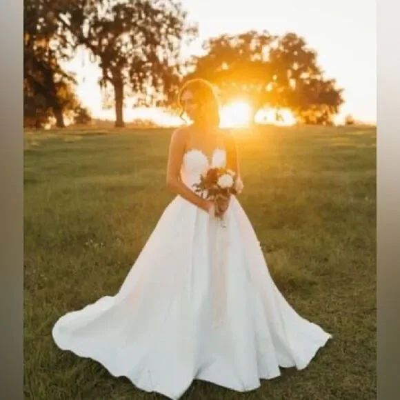Lulus Now and Always White Beaded Embroidered Strapless Gown Size 8 NWOT - Picture 7 of 16